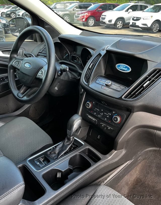 Used 2019 Ford Escape SE FWD image 18