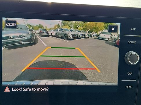 Certified 2025 Volkswagen Taos SE image 15