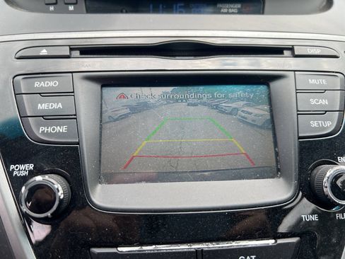 Used 2014 Hyundai Elantra SE w/ Option Group 02 FWD image 17