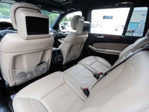 Used 2013 Mercedes-Benz GL 550 4MATIC image 48