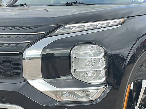 Used 2024 Mitsubishi Outlander SE image 4