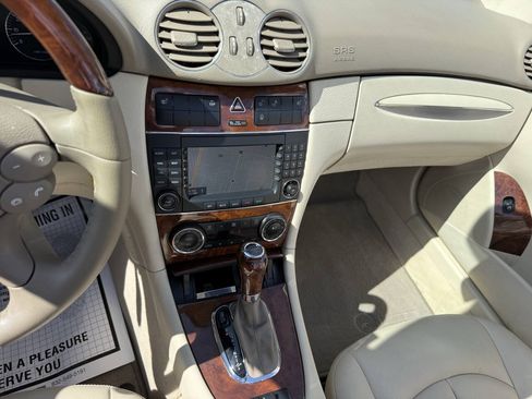 Used 2007 Mercedes-Benz CLK 350 Cabriolet image 23