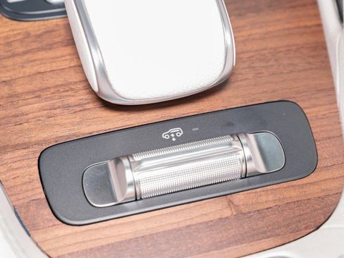 New 2026 Mercedes-Benz GLS 450 4MATIC image 23