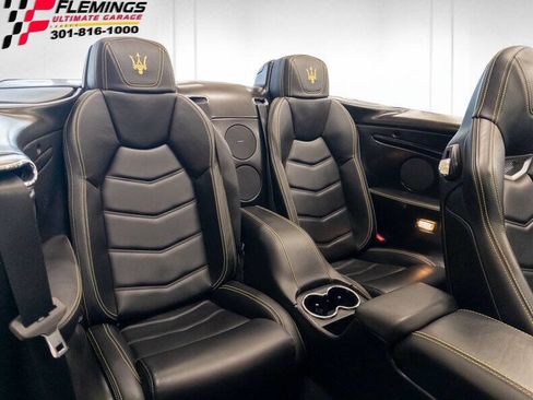 Used 2015 Maserati GranTurismo Sport image 17