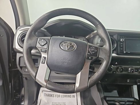 Used 2017 Toyota Tacoma SR5 w/ Tow Package AWD/4WD image 15