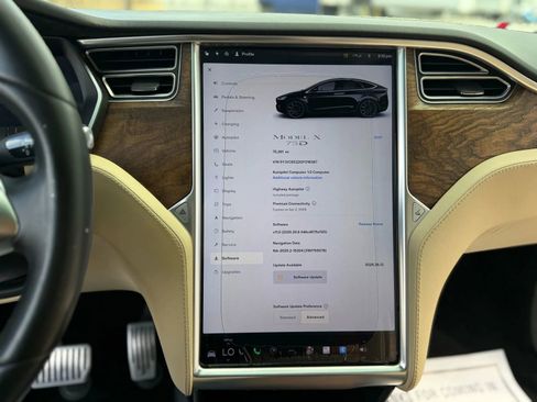 Used 2016 Tesla Model X 75D image 35