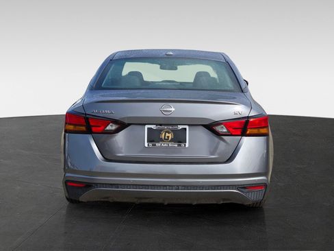 Used 2024 Nissan Altima 2.5 SV image 5