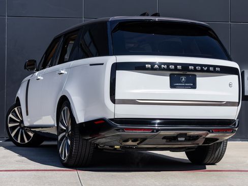Used 2022 Land Rover Range Rover SV image 6