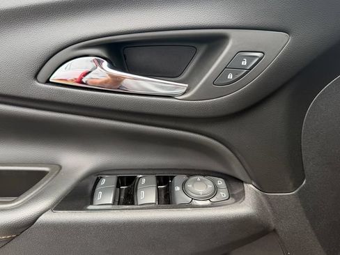 Used 2024 Chevrolet Equinox Premier FWD image 22
