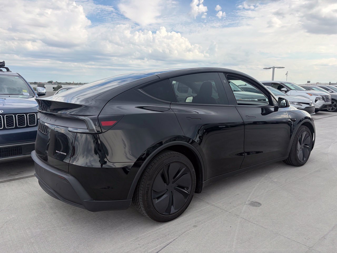 Used 2026 Tesla Model Y Long Range AWD/4WD image 2