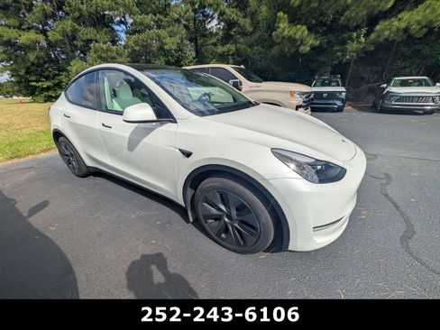 Used 2025 Tesla Model Y Long Range AWD/4WD image 5