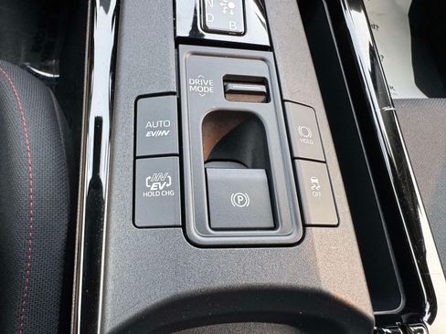 Certified 2024 Toyota Prius Prime FWD image 37