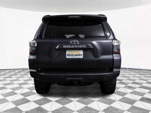Used 2022 Toyota 4Runner SR5 AWD/4WD image 17