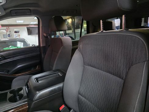 Used 2017 GMC Yukon SLE w/ Convenience Package image 29