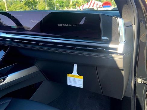 New 2026 Cadillac Escalade ESV 2WD image 31