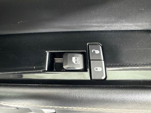 Used 2024 Jeep Wagoneer L Series II image 37