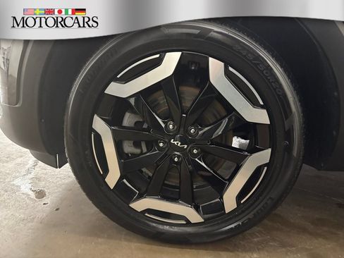 Used 2024 Kia Telluride EX w/ EX Captain's Chair Package AWD/4WD image 38