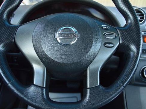 Used 2010 Nissan Altima 2.5 S FWD image 17