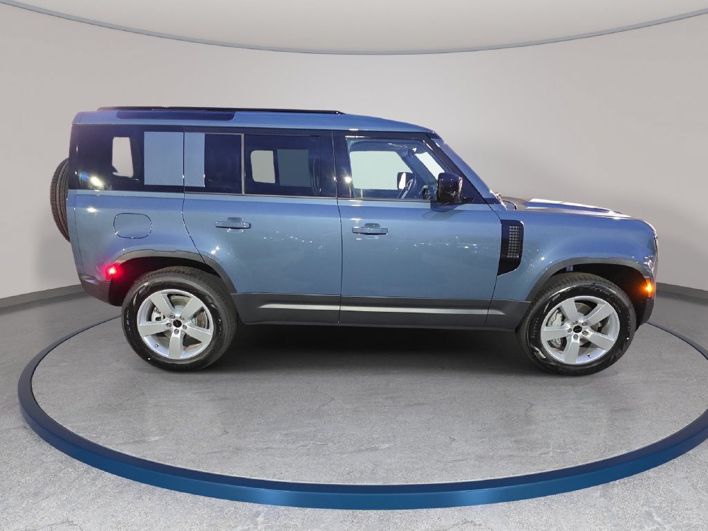 New 2026 Land Rover Defender 110 S AWD/4WD image 4