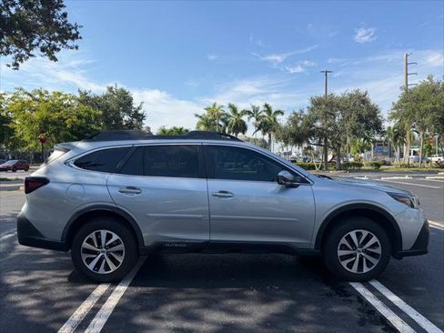 Used 2021 Subaru Outback Premium AWD/4WD image 11