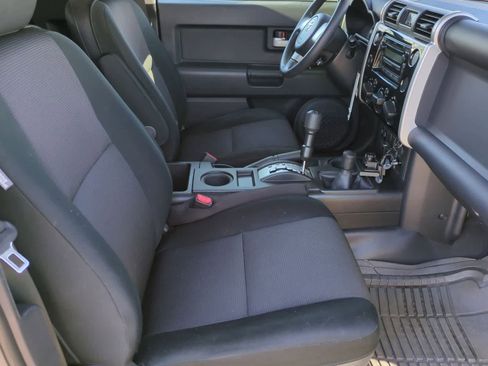 Used 2010 Toyota FJ Cruiser 4WD image 23