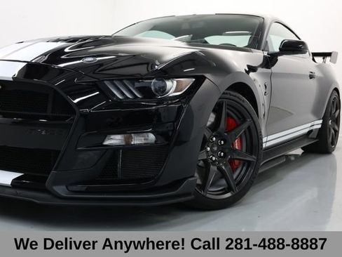 Used 2021 Ford Mustang Shelby GT500 w/ Carbon Fiber Track Pack RWD image 3