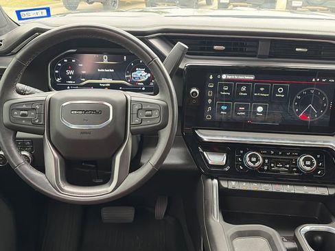 Used 2025 GMC Sierra 2500 Denali Ultimate image 12