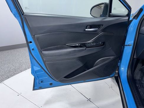 Used 2019 Toyota C-HR XLE FWD image 8
