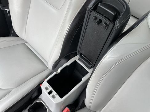 Used 2018 Jeep Renegade Limited w/ UConnect 8.4 Nav Group FWD image 32