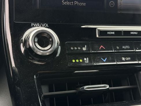 Used 2021 Toyota Highlander Platinum FWD image 22