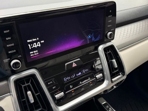 Used 2023 Kia Sorento SX image 22