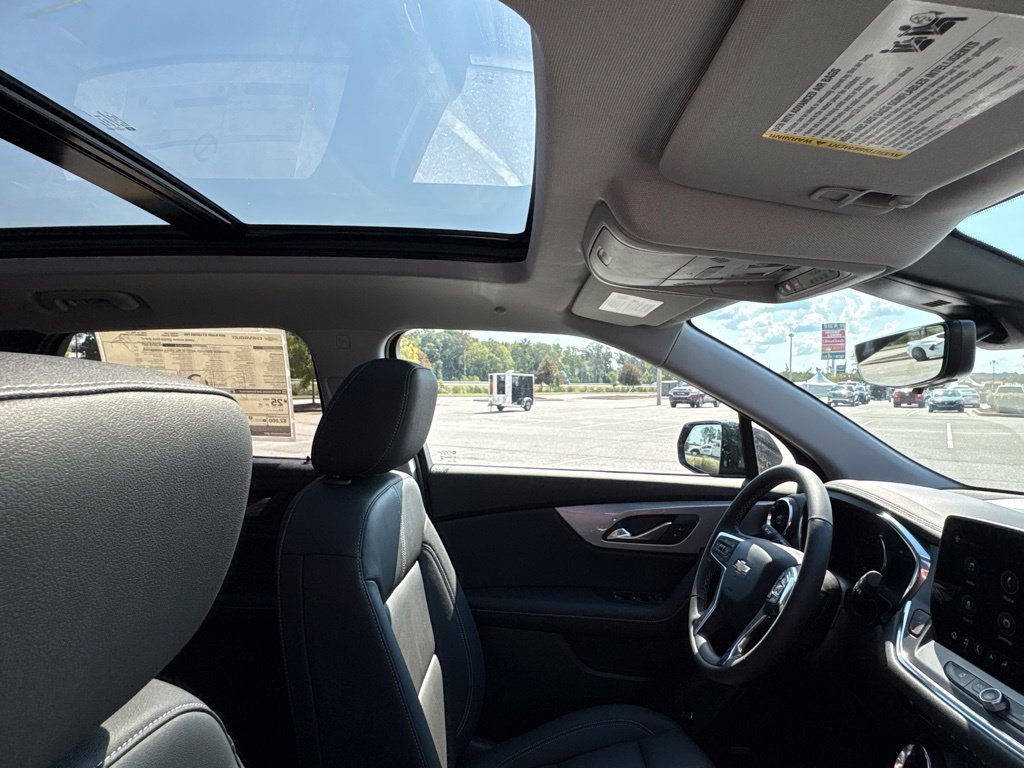 New 2026 Chevrolet Blazer LT w/ Sound & Technology Package FWD image 24