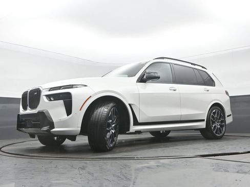 Used 2023 BMW X7 M60i w/ Executive Package image 32