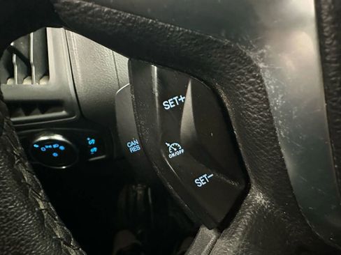 Used 2014 Ford Focus SE w/ SE Sport Package image 23