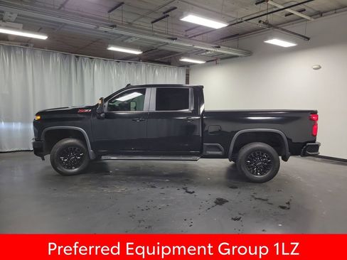 Used 2021 Chevrolet Silverado 2500 LTZ w/ LTZ Plus Package image 5
