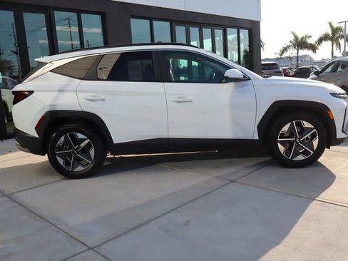 Used 2025 Hyundai Tucson SEL FWD image 2
