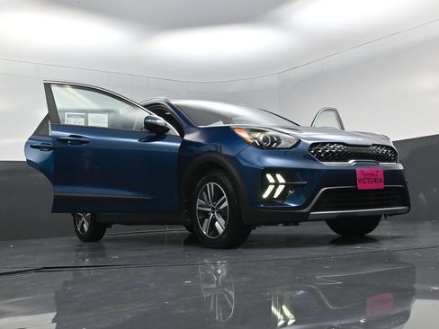 Used 2022 Kia Niro LXS FWD image 25