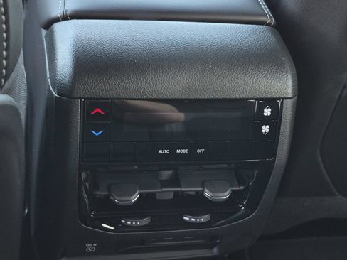 New 2026 Jeep Grand Cherokee L 2WD image 15