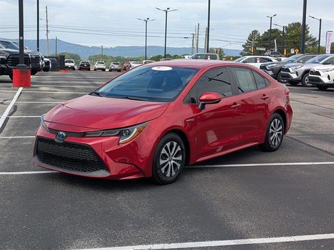 Certified 2020 Toyota Corolla LE image 2