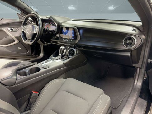 Used 2022 Chevrolet Camaro LT w/ Technology Package image 29