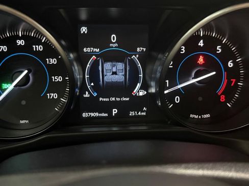 Used 2018 Jaguar XF Premium image 20