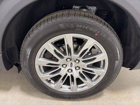 New 2026 Ford Explorer Active w/ Active Comfort Package image 8