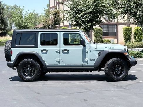 Used 2024 Jeep Wrangler Unlimited AWD/4WD image 4