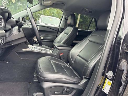 Used 2023 Ford Explorer XLT w/ Equipment Group 202A AWD/4WD image 28