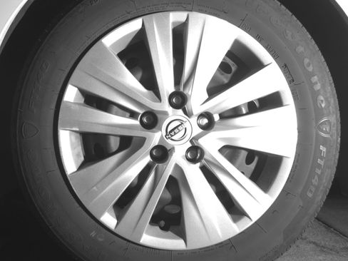 Used 2025 Nissan Sentra S image 12