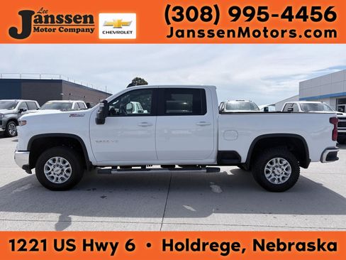 Used 2026 Chevrolet Silverado 2500 LT AWD/4WD image 1