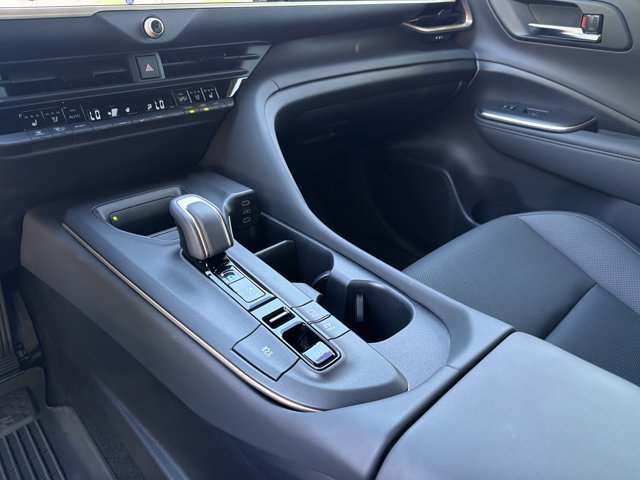 Used 2023 Toyota Crown AWD/4WD image 31
