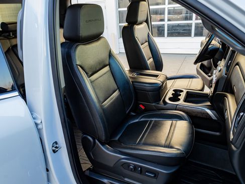 Used 2022 GMC Sierra 2500 Denali w/ Denali Ultimate Package image 31