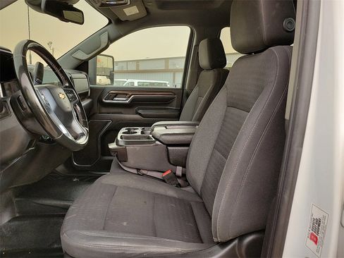 Used 2024 Chevrolet Silverado 2500 LT w/ Convenience Package image 19