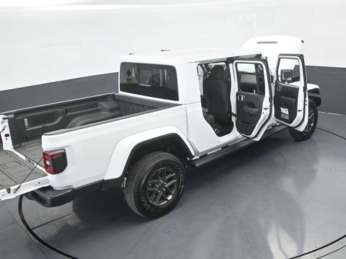 New 2026 Jeep Gladiator Sport image 60